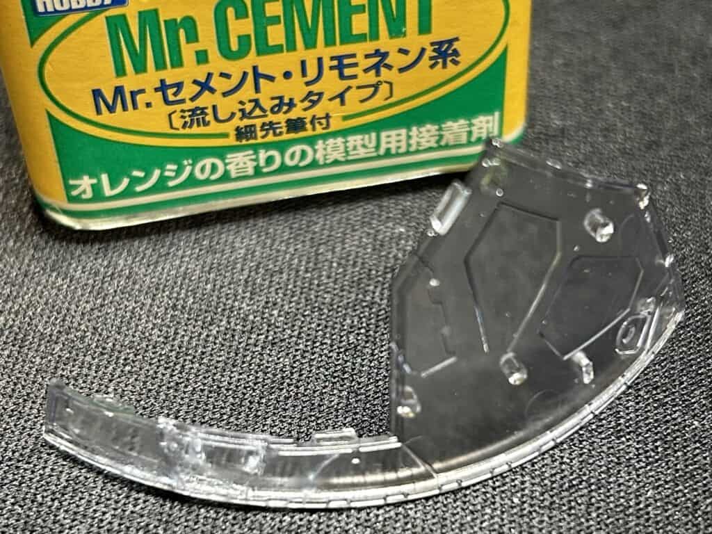 RG ジオング 割れたパーツの修復