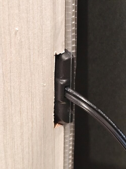 自作乾燥ブース ヒーター制御部の切り欠き