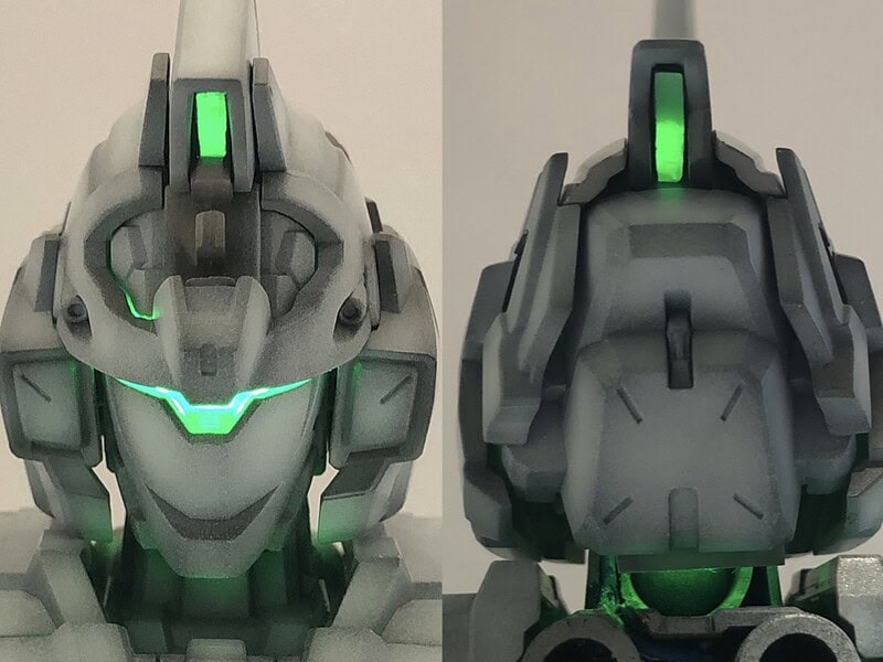 MSメカニカルバスト ユニコーンガンダム（ユニコーンモード）の頭部を自前LEDで発光させた状態